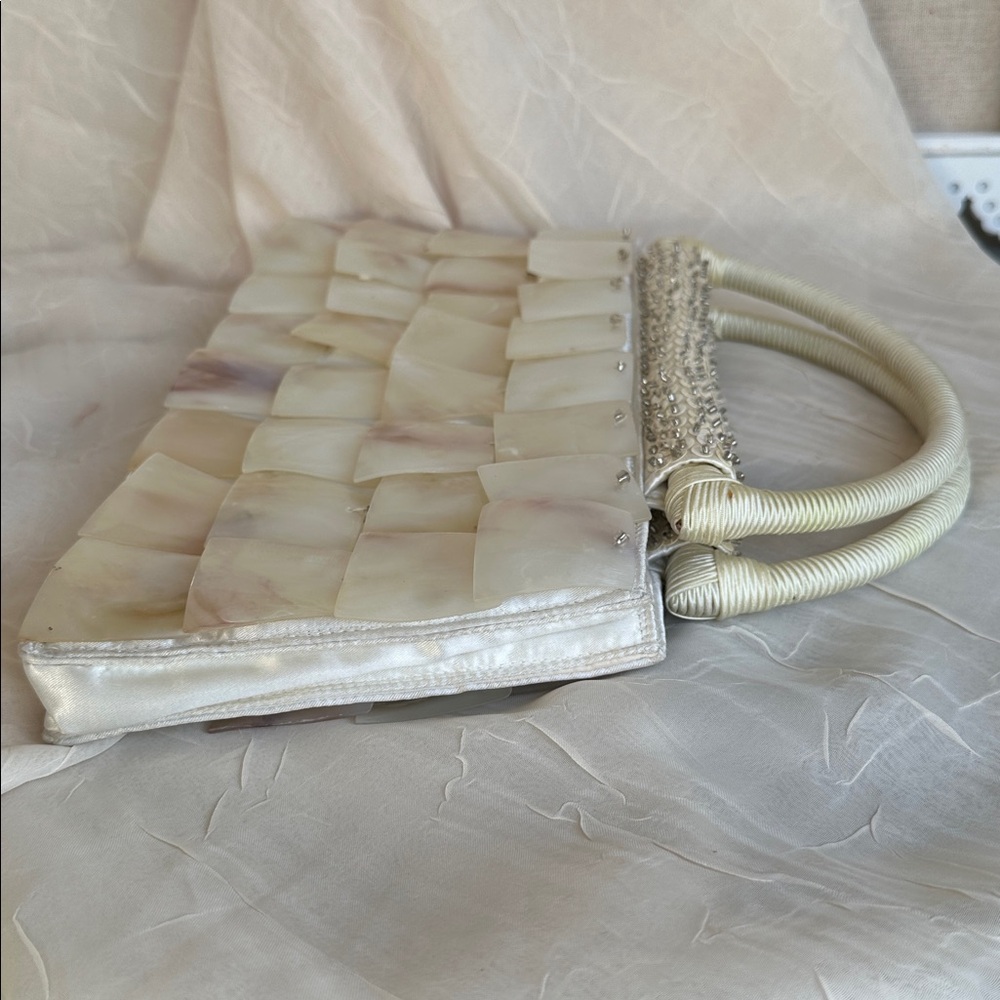 Statement piece genuine mother of pearl purse real pearl - Picture 6 of 12